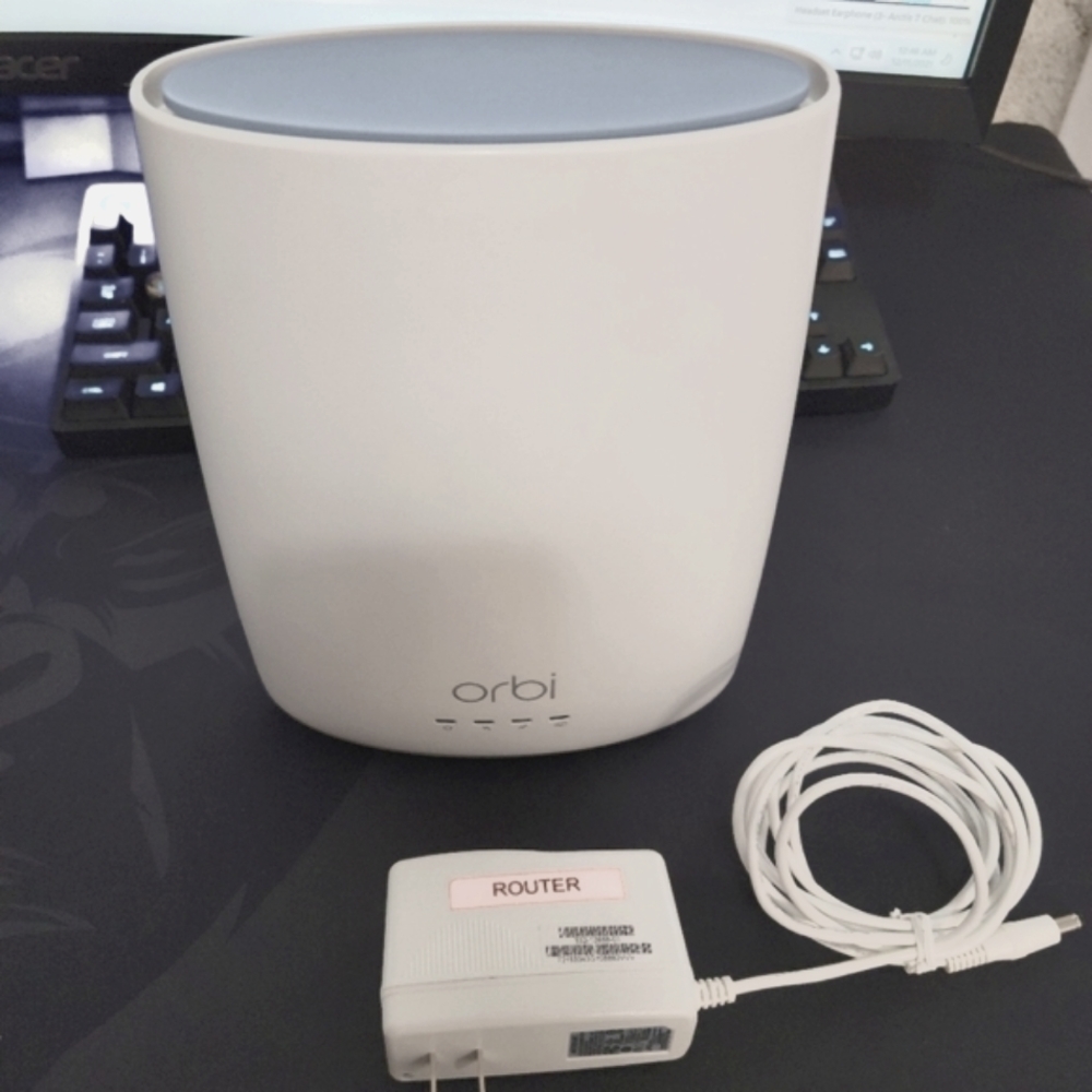 Netgear Netgear Orbi All-in-One Cable Modem + Whole Home Mesh-ready WiFi Router